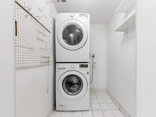 Additional image 27 of 10 Queens Quay Unit 811