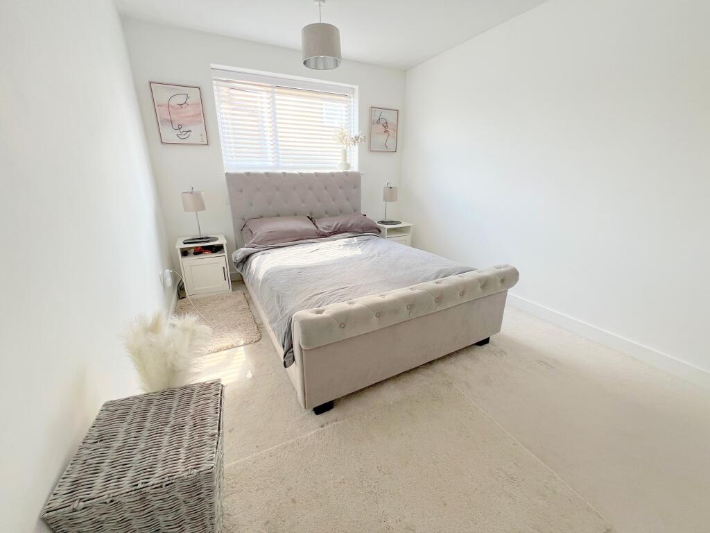 Additional image 7 of Marine Drive, Barton On Sea, New Milton, Hampshire. BH25 7EL