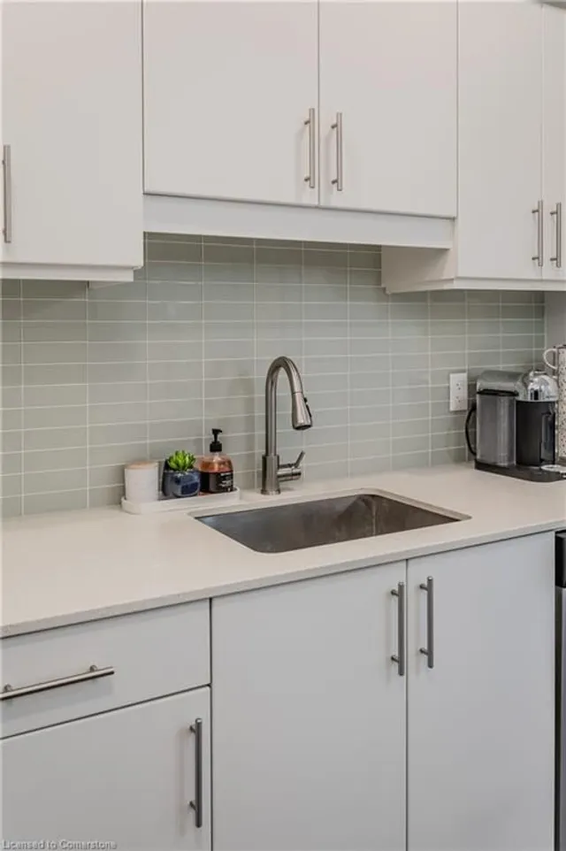 Additional image 6 of 399 Queen St Unit 313