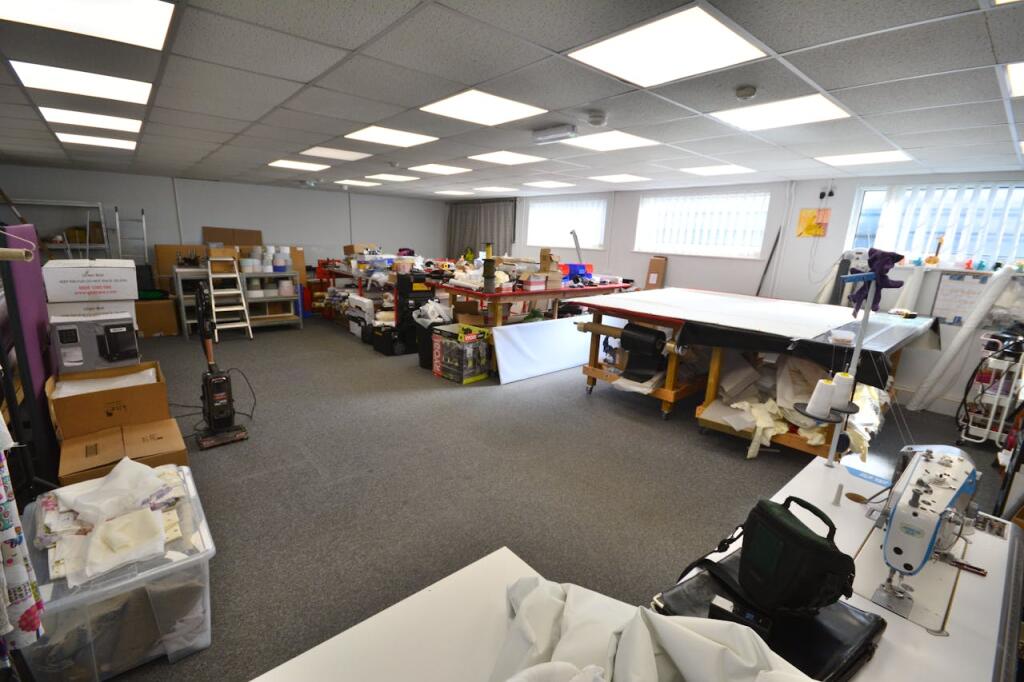 Additional image 4 of 253 Manchester Road, Kearsley, Bolton, BL4 8QX