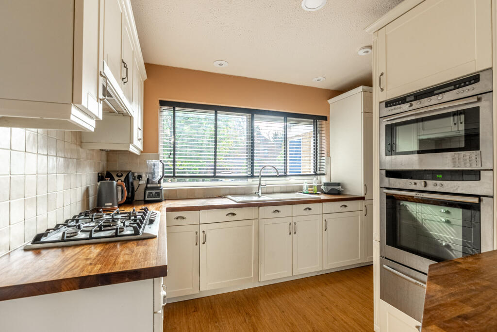 Additional image 3 of The Broadway, Wheathampstead, St. Albans, Hertfordshire, AL4