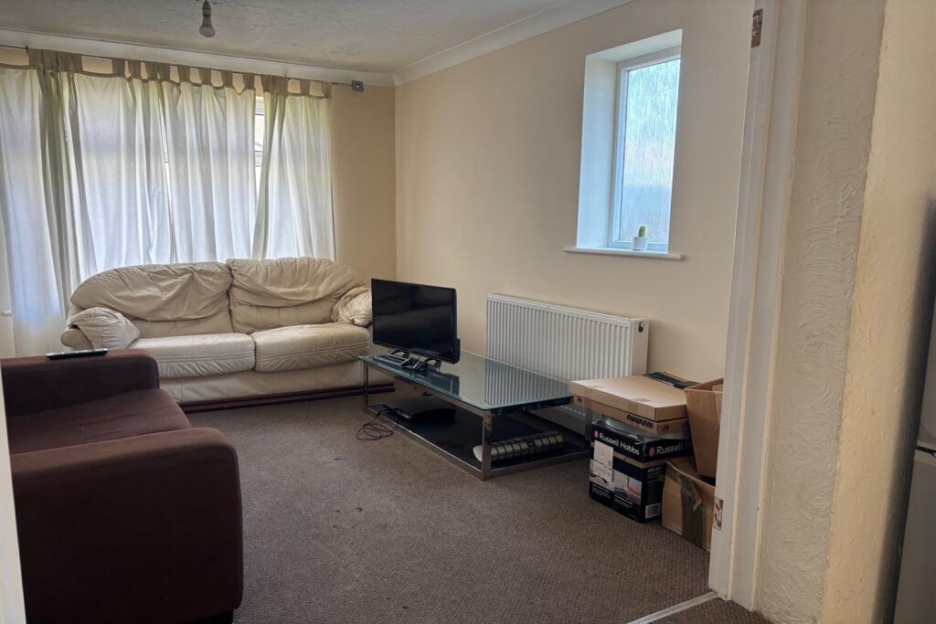 Additional image 3 of 5 bedroom Detached Chalet Bungalow in Wallisdown