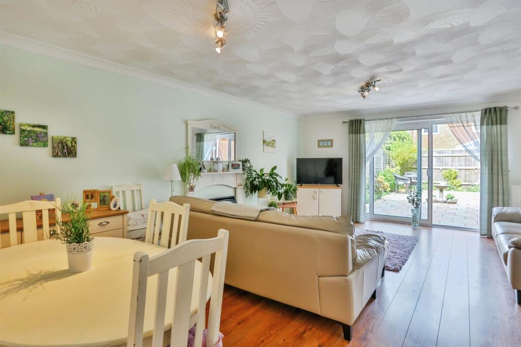 Mcwilliam Close, Poole photo 4