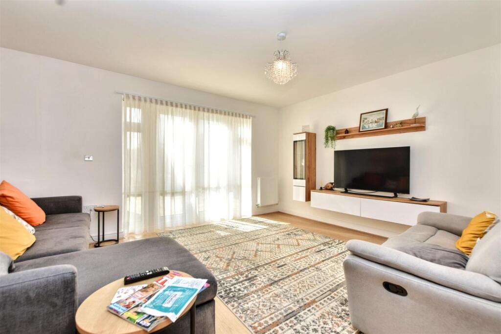 Additional image 3 of Pendine Gardens