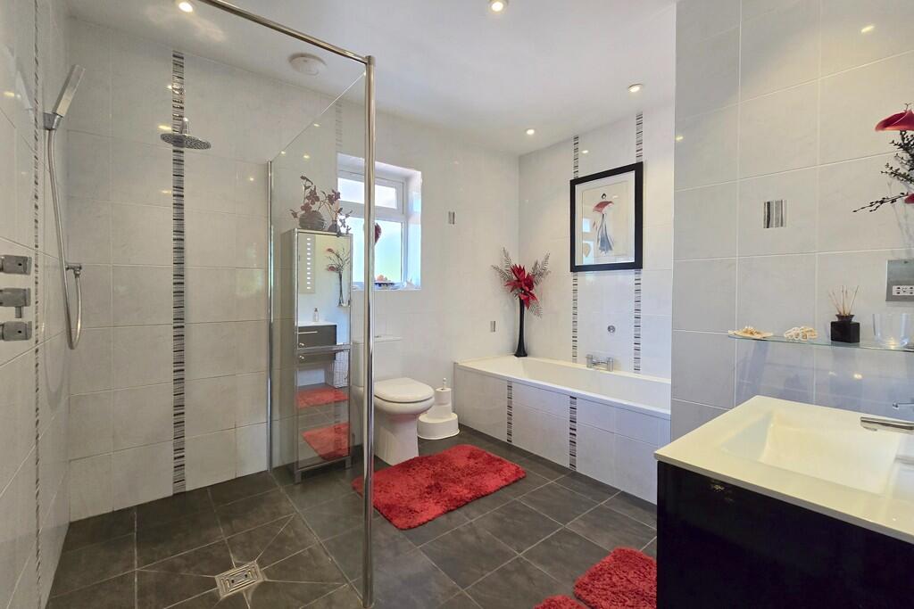 Additional image 12 of Meadow Road, New Milton, Hampshire