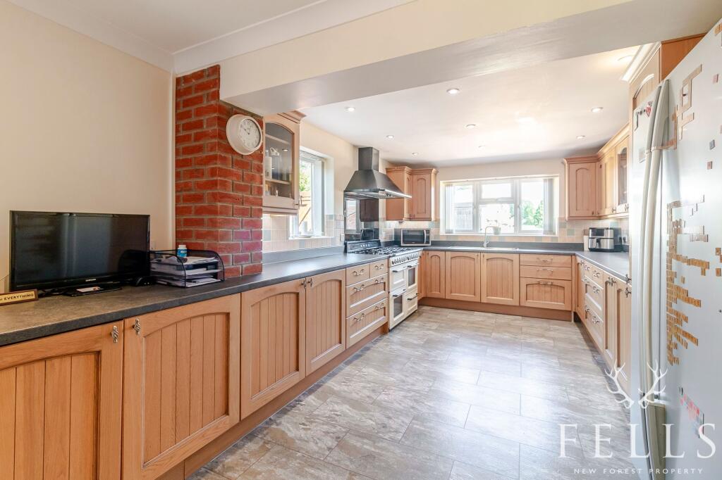 Additional image 7 of Glenives Close, St. Ives, BH24