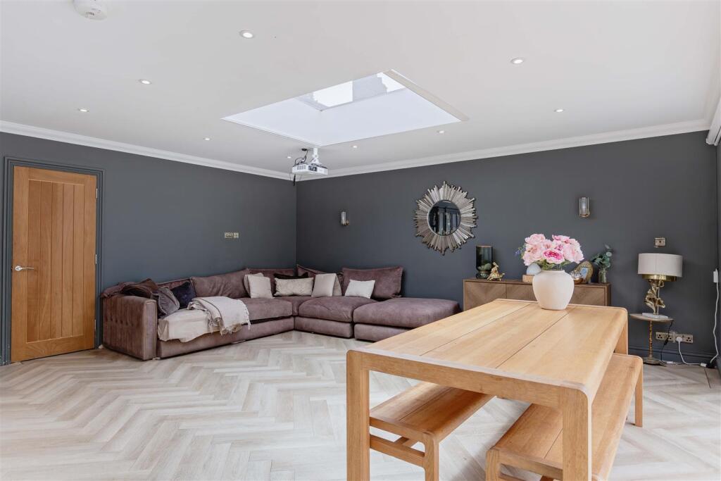 Additional image 5 of Chesswood Road, Worthing