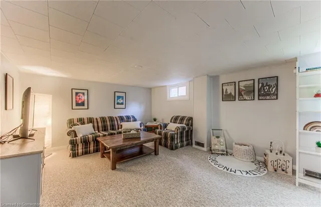 Additional image 32 of 32 Ellis Ave