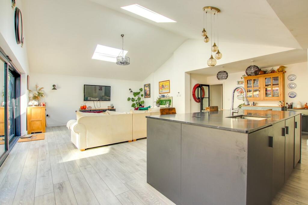 Additional image 7 of Manning Avenue, Highcliffe, Christchurch, BH23