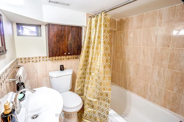 Additional image 18 of 231 Donlands Ave