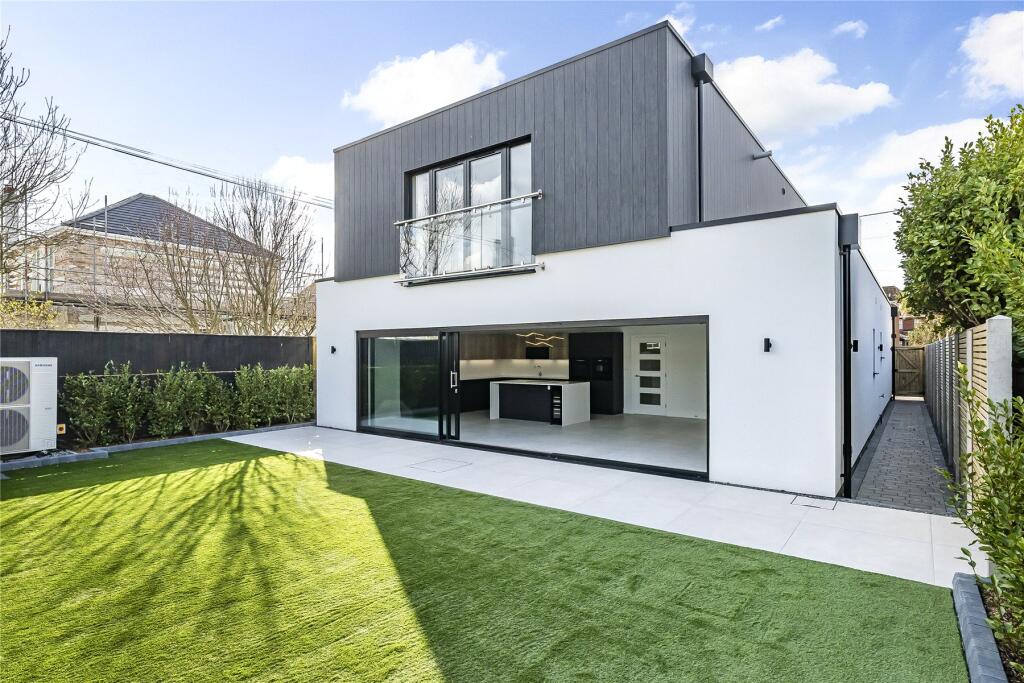 Additional image 30 of First Marine Avenue, Barton on Sea, New Milton, Hampshire, BH25