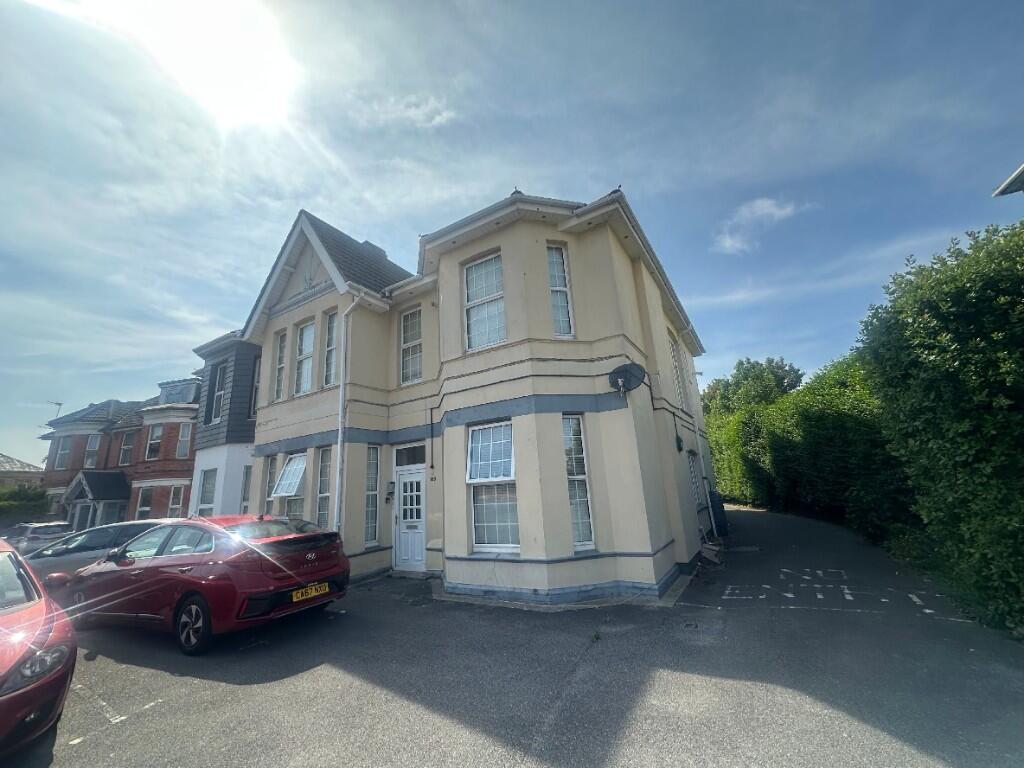 Holdenhurst Road, Bournemouth, Dorset, BH8