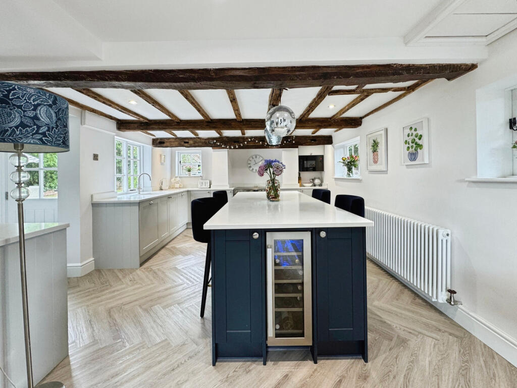 Additional image 4 of Wootton Wawen, Double Carport, Stunning Interior