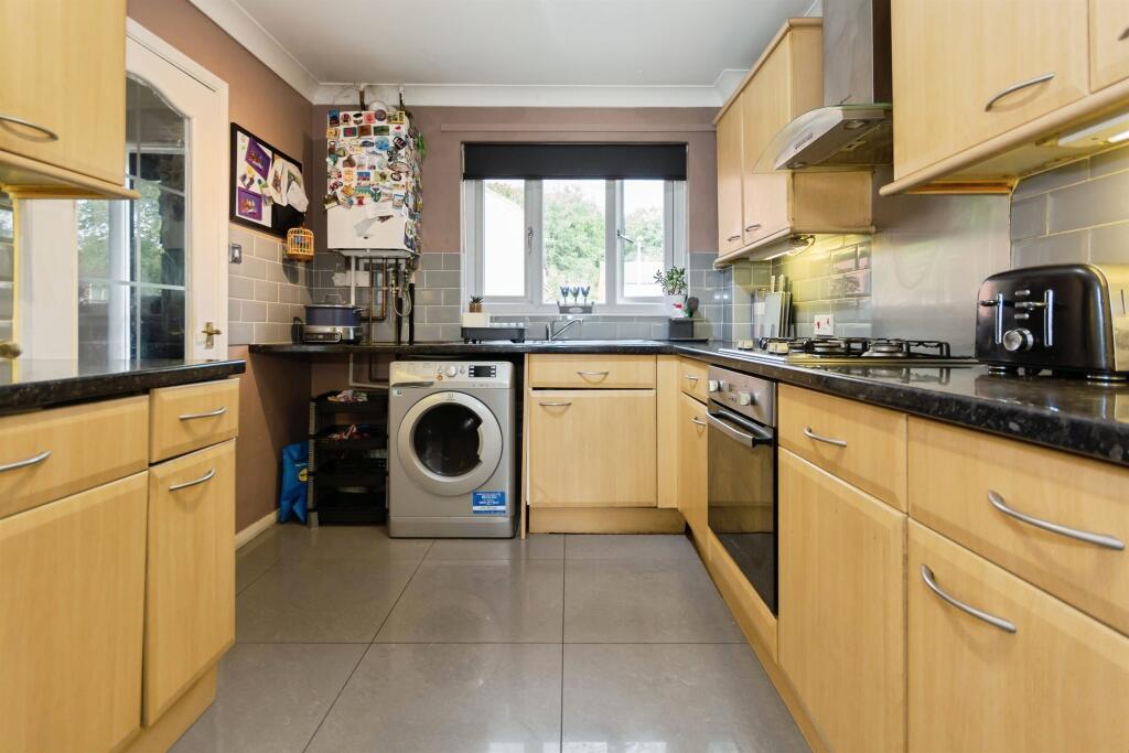 Additional image 3 of Huins Close, Redditch