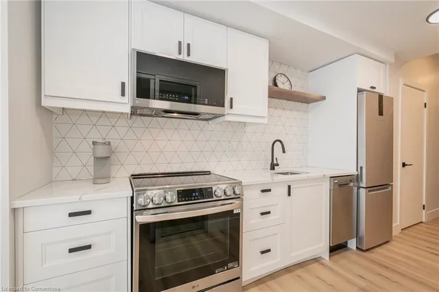 Additional image 3 of 5 Wellington St Unit 1403