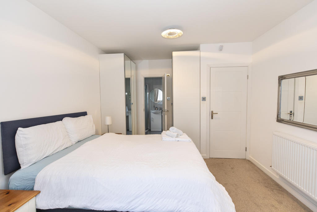 Additional image 5 of Family Let in Queens Park