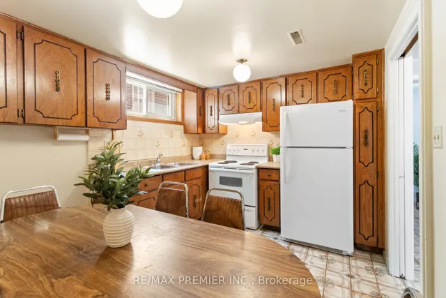 Additional image 38 of 28 Futura Dr