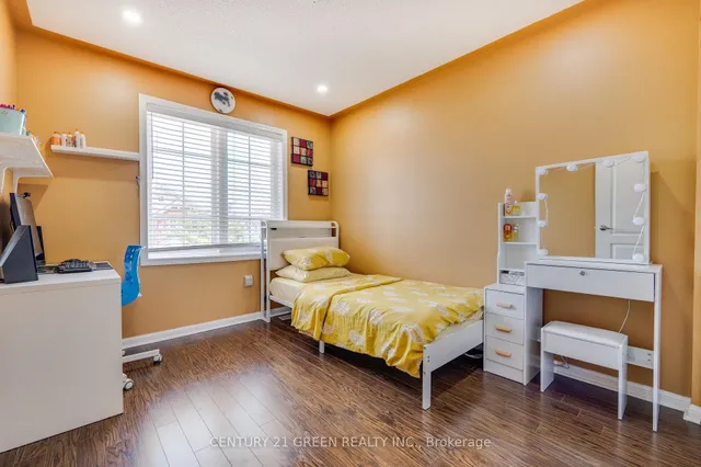 Additional image 37 of 1107 Barr Cres