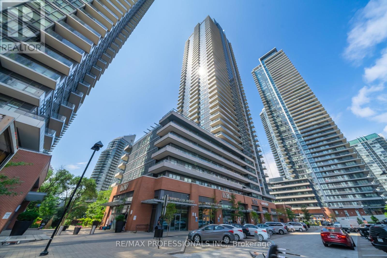 Property image for 909 - 2220 LAKE SHORE BOULEVARD W|Toronto (Mimico), Ontario M9V0C1