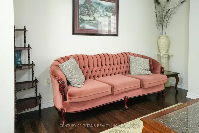 Additional image 17 of 42 Lola Cres