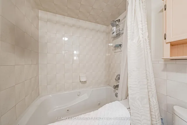 Additional image 29 of 3050 Pinemeadow Dr Unit 6