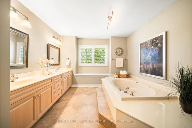 Additional image 35 of 4165 Stonebridge Cres