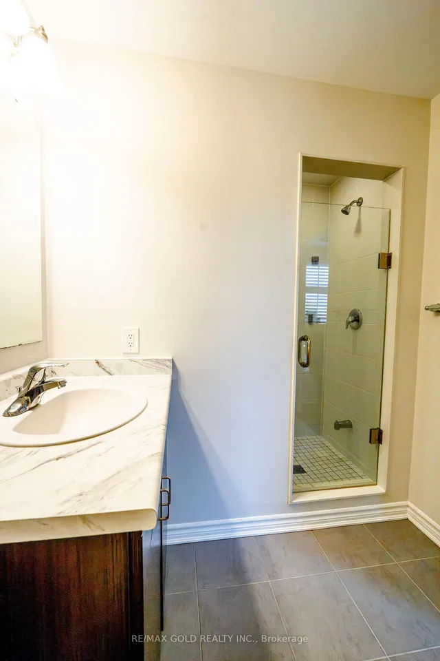 Additional image 25 of 8 Metro Cres