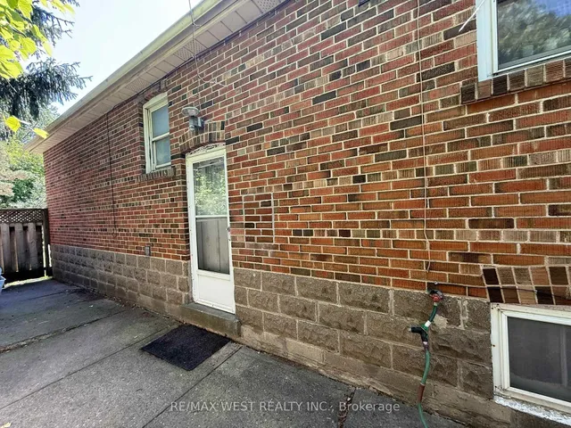 Additional image 8 of 218 Burnhamthorpe Rd