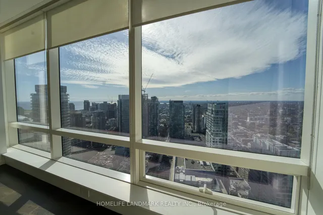 Additional image 17 of 180 University Ave Unit 4704