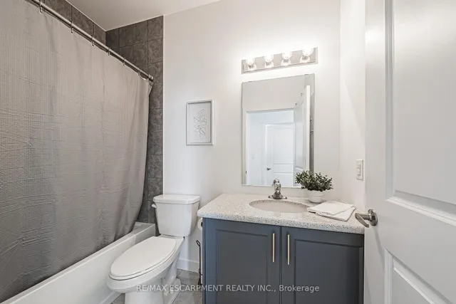 Additional image 15 of 460 Dundas St Unit 505