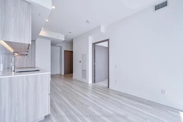 Additional image 18 of 17 Bathurst St Unit 3505