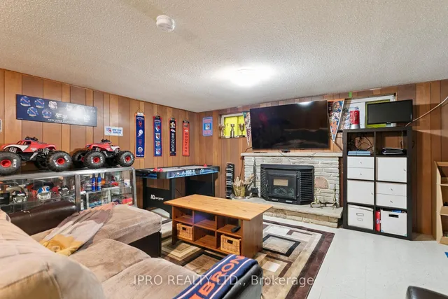 Additional image 39 of 47 Golf View Dr