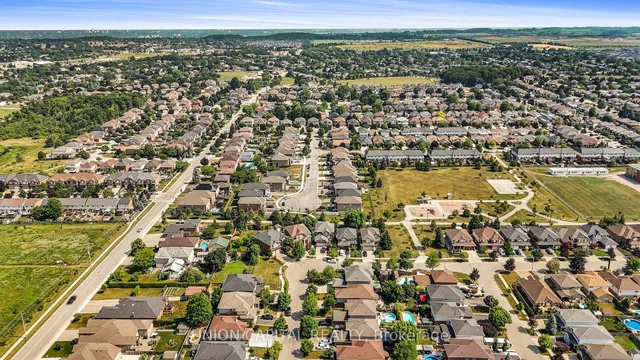 Additional image 40 of 26 Hampshire Pl