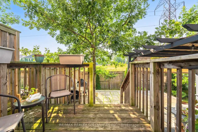 Additional image 44 of 90 Raymond Rd Unit 6