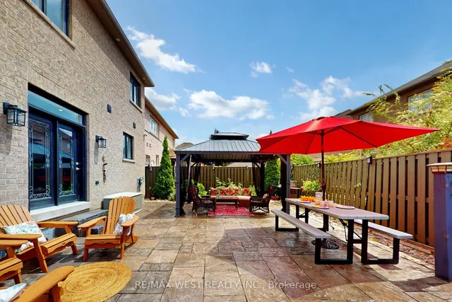 Additional image 49 of 6 Igloo Tr