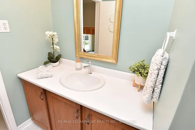 Additional image 30 of 552 Hull Crt