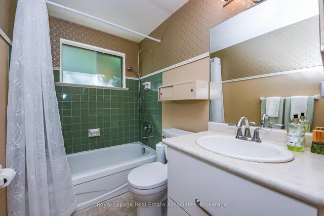 Additional image 16 of 33 Deloraine Dr