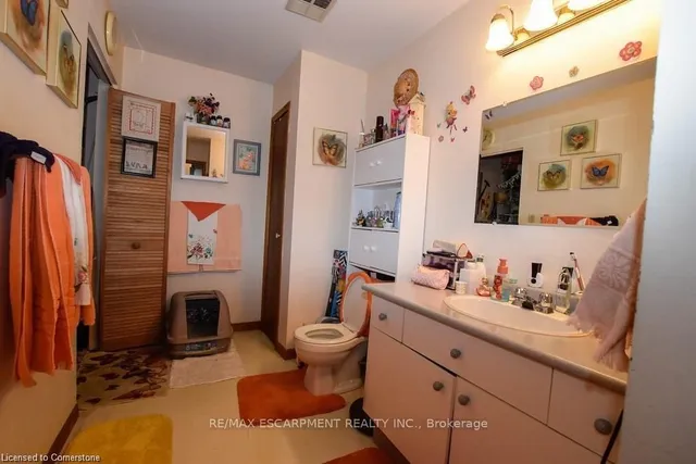 Additional image 40 of 120 Parkdale Ave