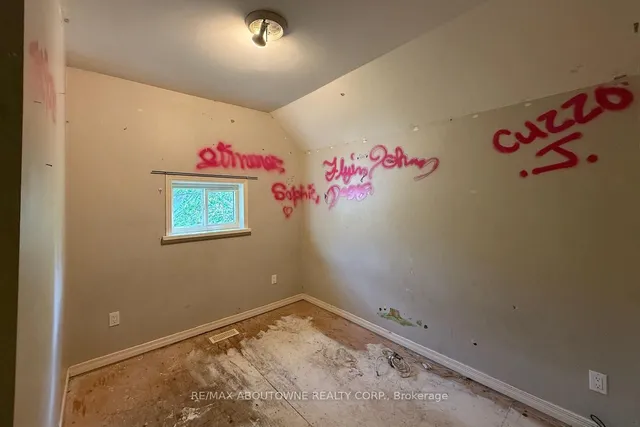 Additional image 12 of 214 Burlington St