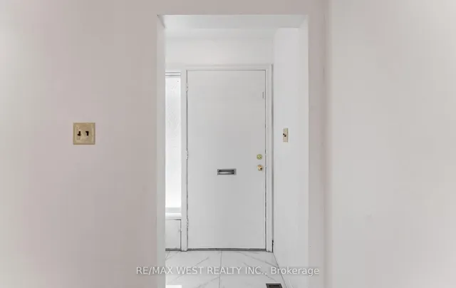 Additional image 10 of 23 Waltham Dr