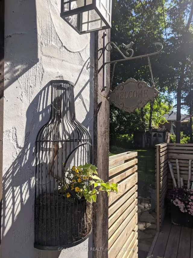 Additional image 5 of 21 Thatcher Ave