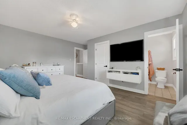 Additional image 29 of 15 Derby St Unit 4