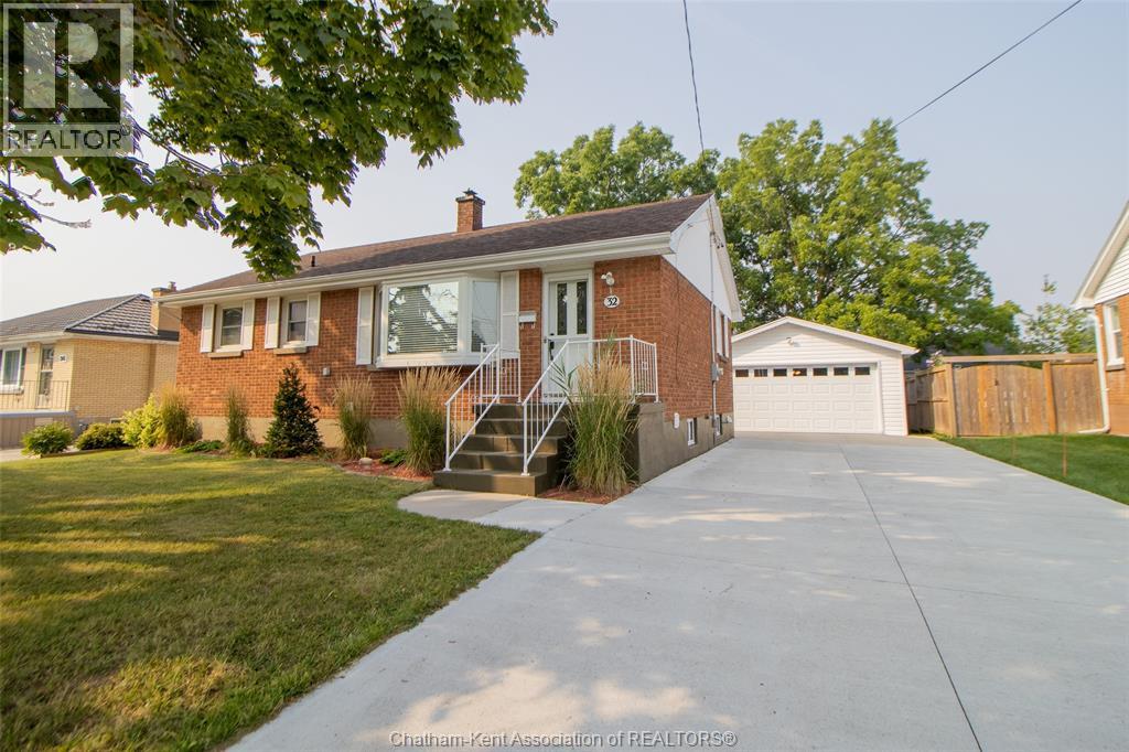 Property image for 32 Simonton DRIVE|Chatham, Ontario N7M5C6