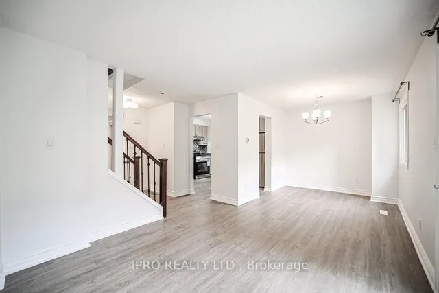 Additional image 5 of 38 Roehampton Cres