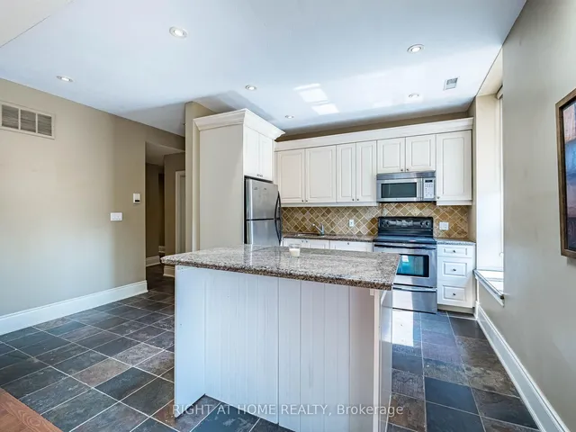 Additional image 23 of 283 King St Unit 302