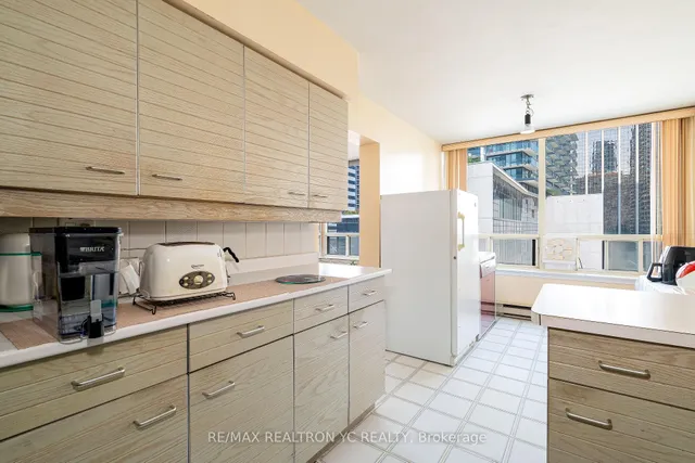 Additional image 4 of 30 Greenfield Ave Unit 614