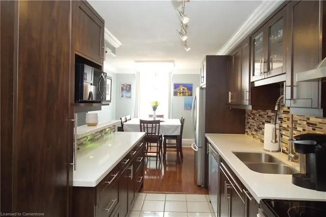 Additional image 12 of 90 Ling Rd Unit 904