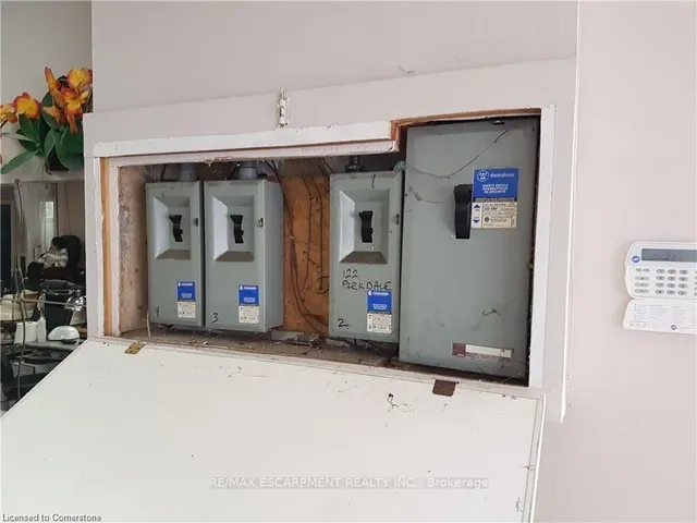 Additional image 15 of 120 Parkdale Ave