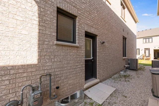 Additional image 23 of 458 Bergamot Ave