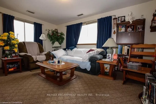 Additional image 42 of 120 Parkdale Ave